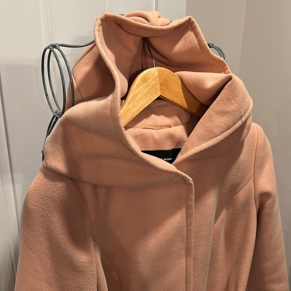Perfect peach coat - Picture 2 of 6